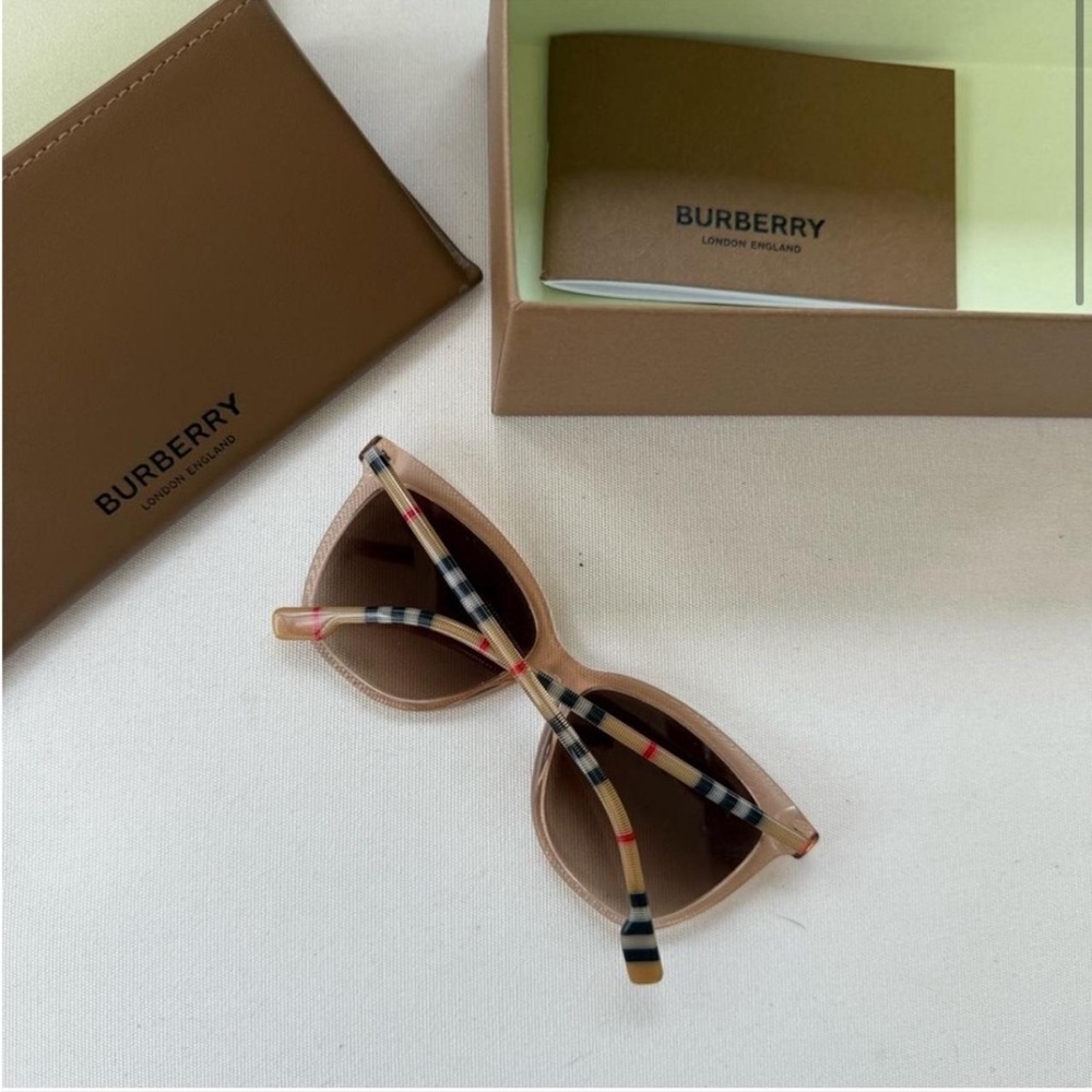 Burberry Cat Eye Sunglasses Tan Brown Designer Luxury Chic